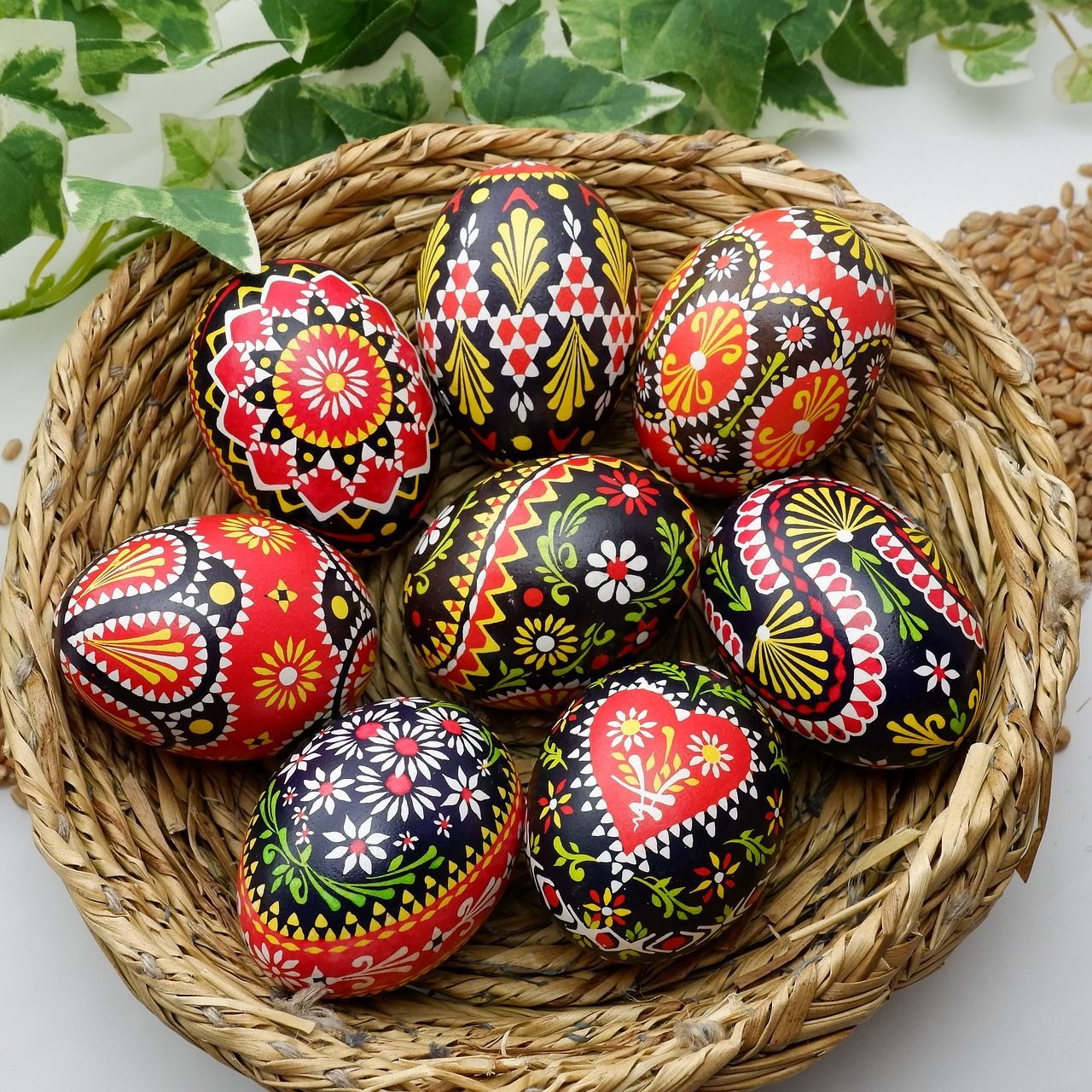 Почему красят яйца на Пасху – традиции и обряды