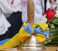 Останній дзвінок в українських школах: картинки-привітання